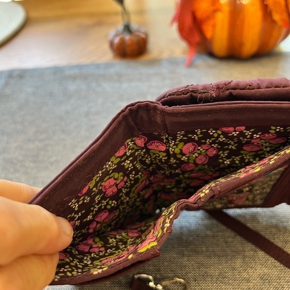 Vera Bradley Flap All in One Wallet Wristlet Wine Purple Solid Paisley Quilted - Picture 6 of 7